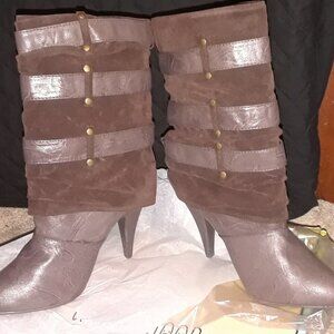 HEELED BOOT